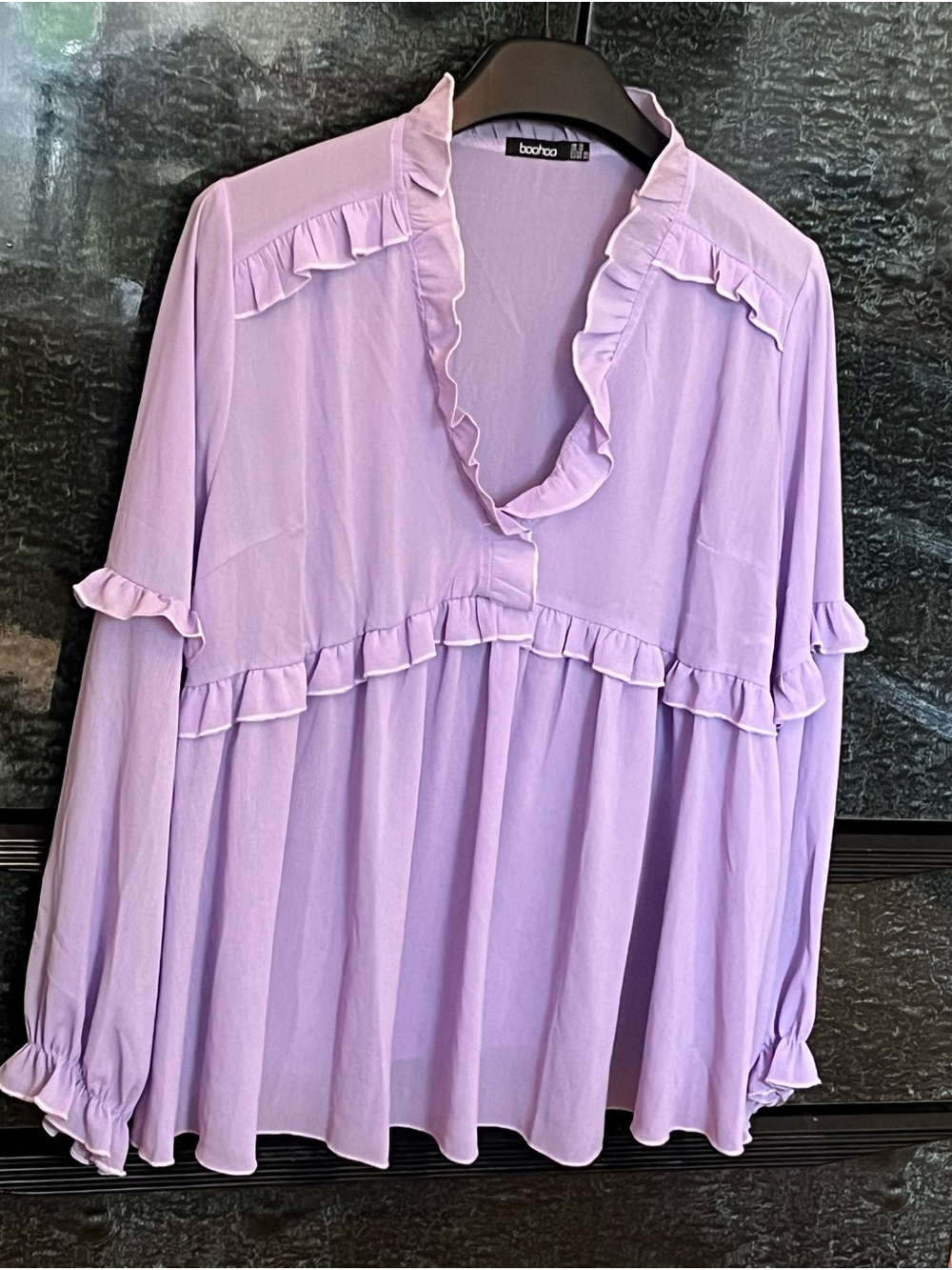 2/30$ NWOT Ruffle Detail Plunge Blouse in Lavender - Picture 2 of 4